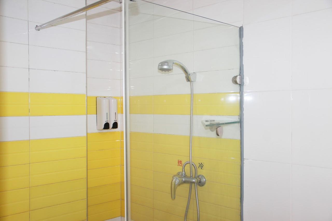 7Days Inn Yunfu Luoding Central Екстериор снимка